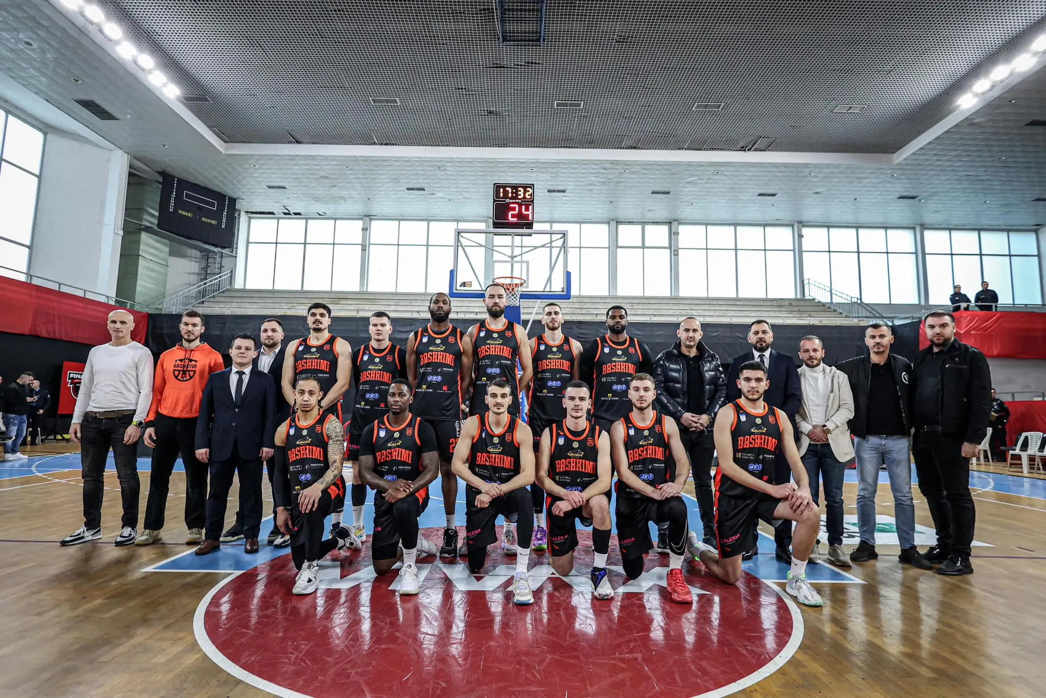 Pamje nga ndeshja Peja - Bashkimi (Kupa)